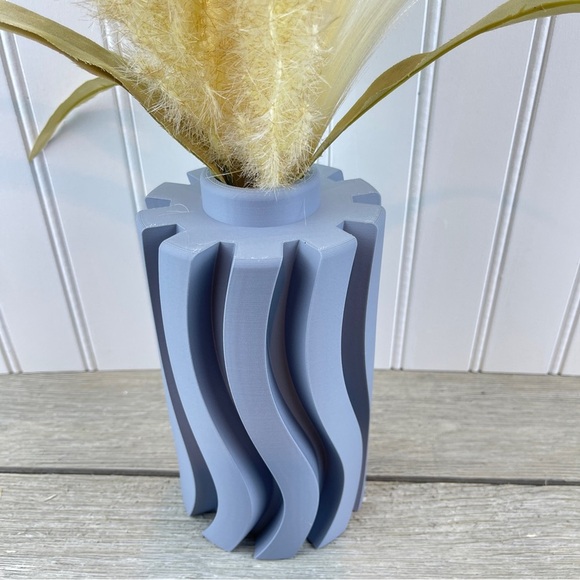 Chunky Wavy Modern Vase, The Orin Vase, Flower Vase, Wavy Design - Picture 2 of 5
